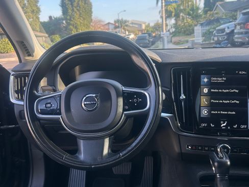 Used 2018 Volvo S90 T6 Momentum w/ Convenience Package AWD/4WD image 17