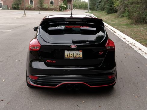 Used 2017 Ford Focus ST w/ Equipment Group 402A FWD image 12