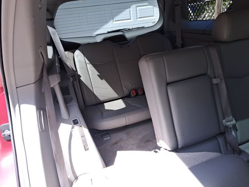 Used 2009 Cadillac SRX AWD w/ Third Row Seating Package image 11