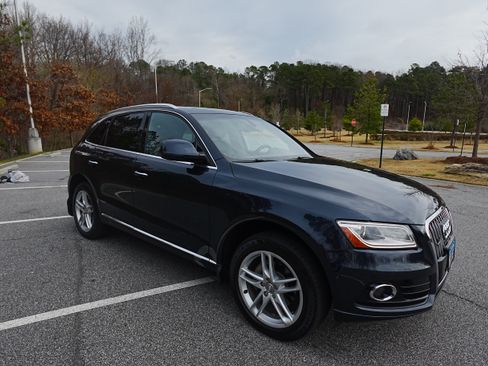 Used 2017 Audi Q5 2.0T Premium Plus w/ Technology Package image 1