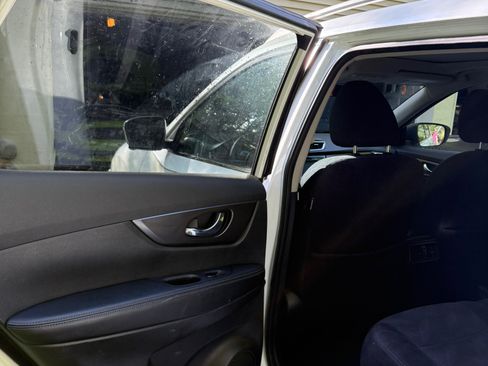 Used 2015 Nissan Rogue SV w/ SV Premium Package image 29