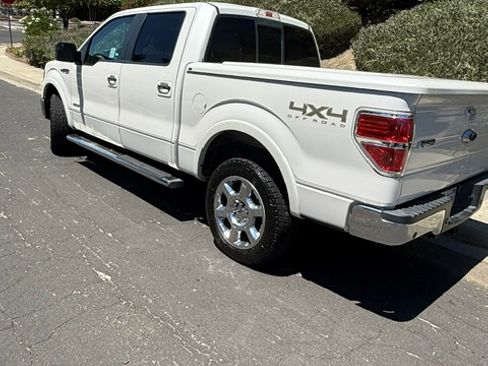 Used 2014 Ford F150 Lariat w/ Equipment Group 502A Luxury AWD/4WD image 2
