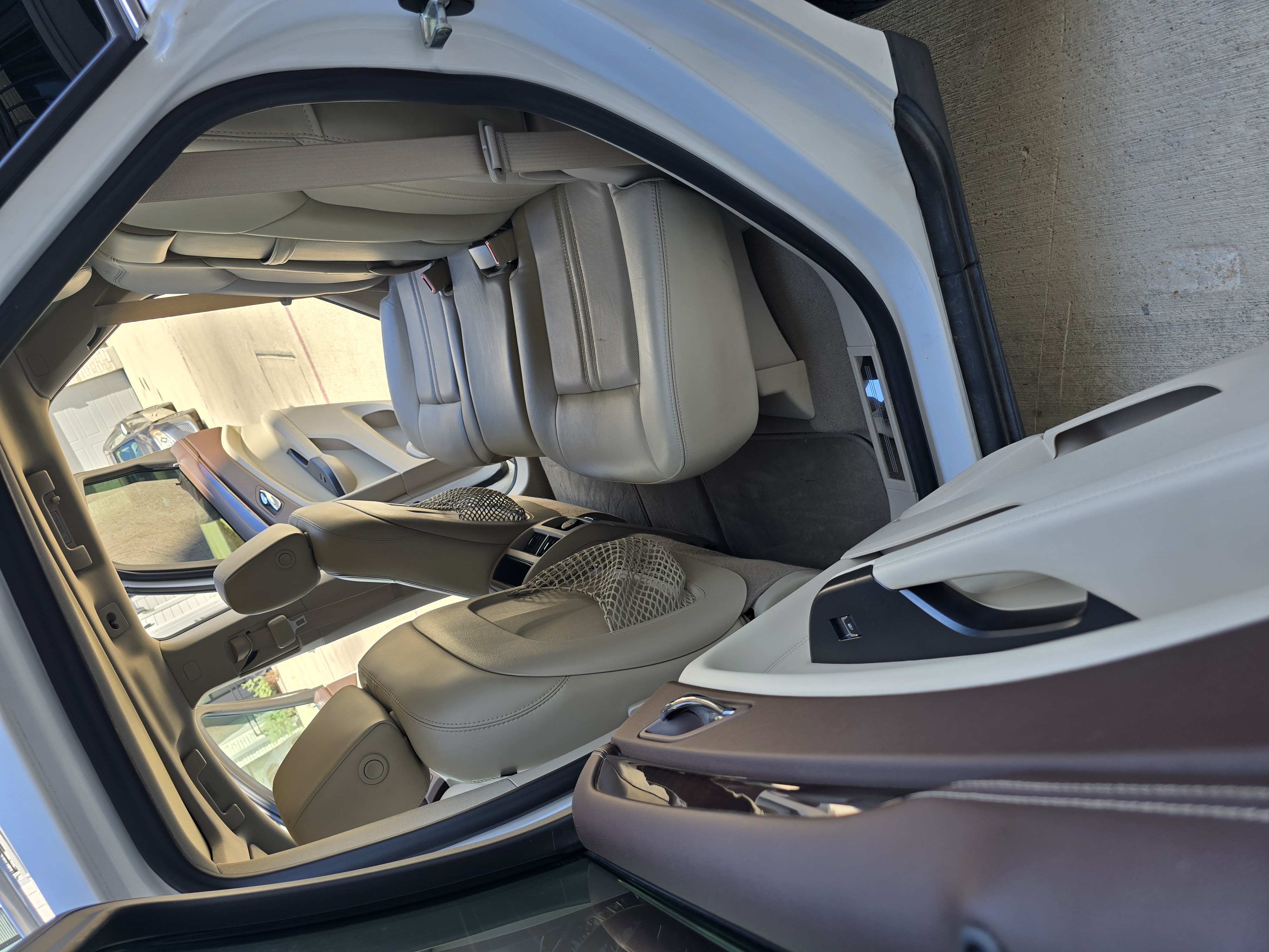 Used 2015 Cadillac SRX Luxury w/ Driver Awareness Package FWD image 11