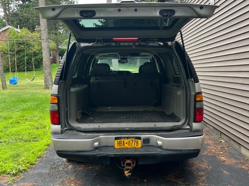 Used 2005 GMC Yukon XL Denali AWD/4WD image 4