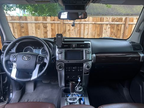 Used 2015 Toyota 4Runner Limited AWD/4WD image 8