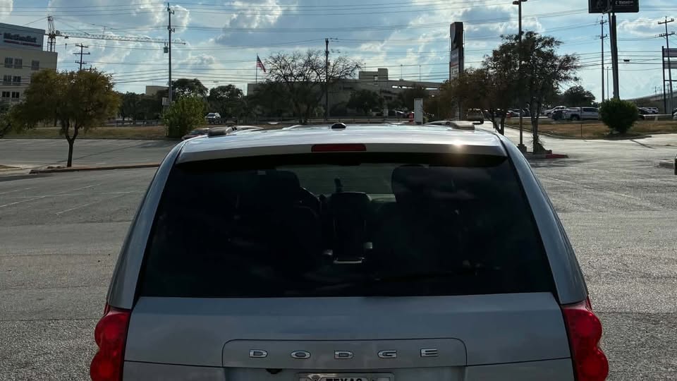 Used 2019 Dodge Grand Caravan SXT FWD image 5