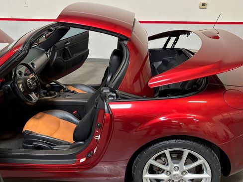 Used 2011 MAZDA MX-5 Miata Touring w/ Suspension Pkg RWD image 20