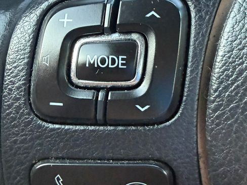 Used 2017 Lexus IS 300 AWD image 22
