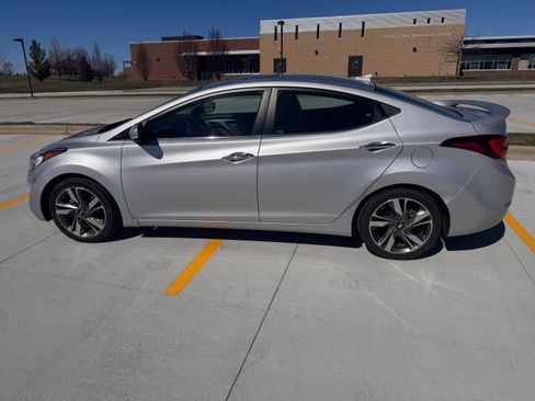 Used 2014 Hyundai Elantra Limited w/ Option Group 03 image 8