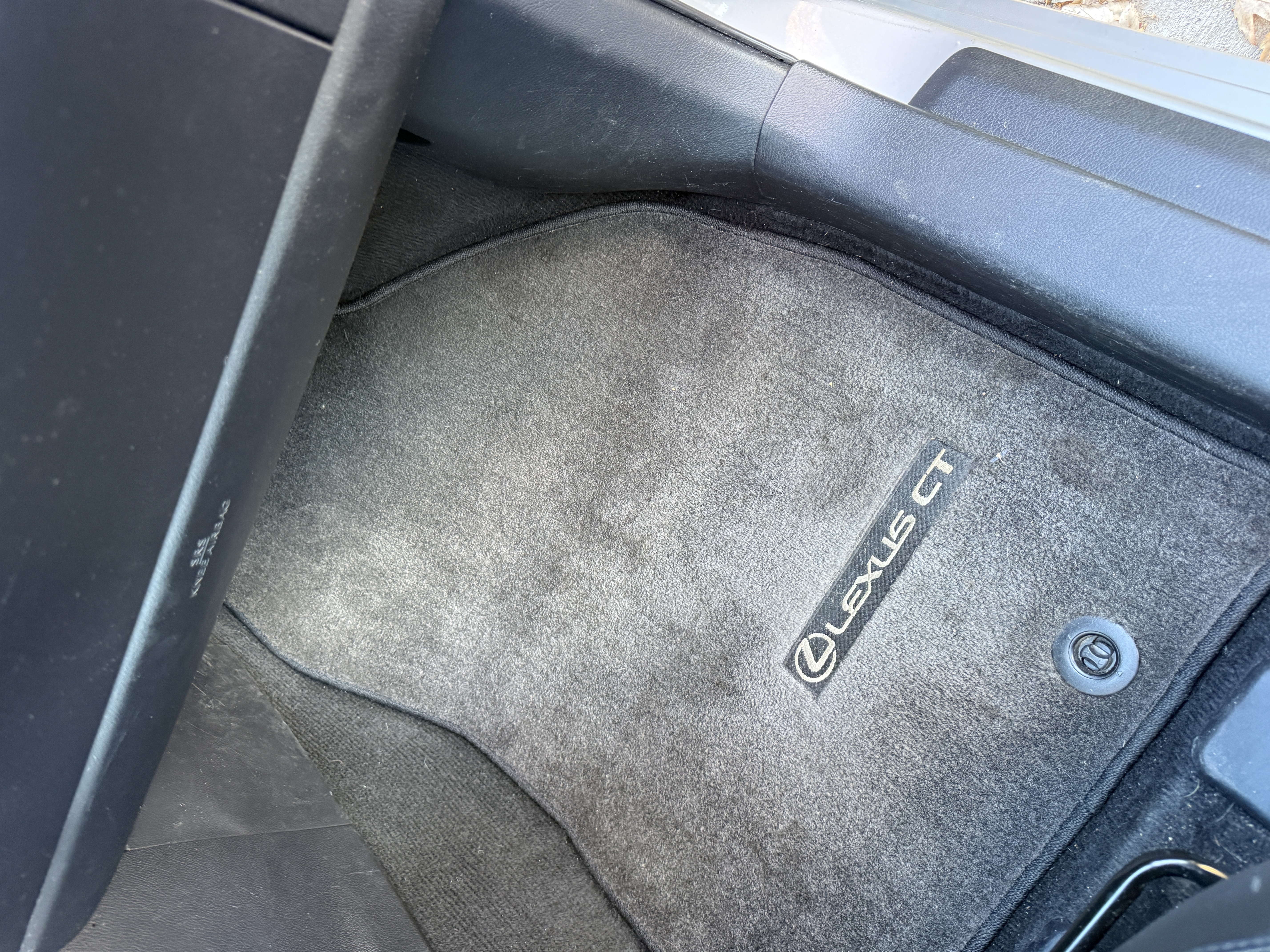 Used 2011 Lexus CT 200h Premium w/ Premium Audio Pkg FWD image 17