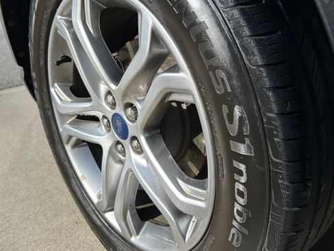 Used 2017 Ford Edge Titanium image 12