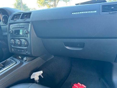 Used 2013 Dodge Challenger R/T image 13