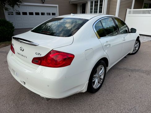 Used 2013 INFINITI G37 x Sedan w/ Premium Pkg AWD/4WD image 4