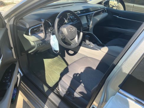 Used 2018 Toyota Camry LE w/ Moonroof Package image 8