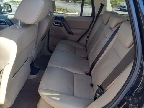 Used 2009 Land Rover LR2 HSE image 9