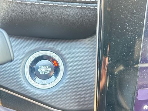 Used 2024 Jeep Grand Cherokee L Laredo RWD image 13