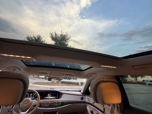Used 2018 Mercedes-Benz S 560 Sedan image 13