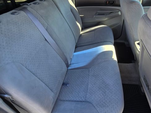 Used 2006 Toyota Tacoma PreRunner w/ SR5 Pkg #2 image 17