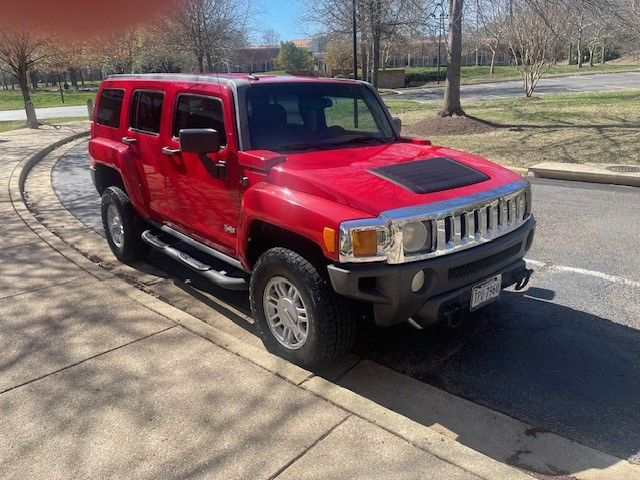 Used 2010 HUMMER H3 AWD/4WD image 8