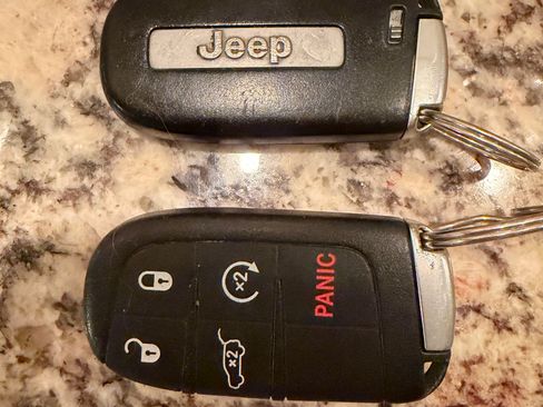 Used 2014 Jeep Grand Cherokee Limited w/ Luxury Group II image 22