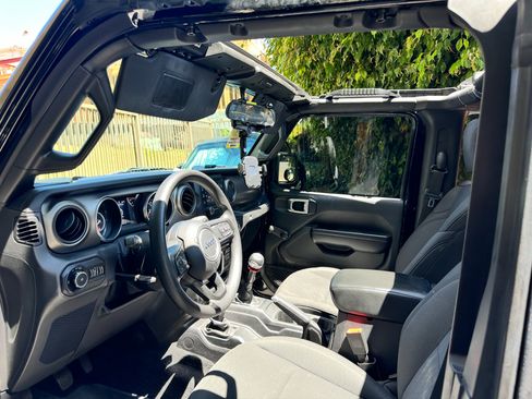 Used 2021 Jeep Wrangler Sport AWD/4WD image 21