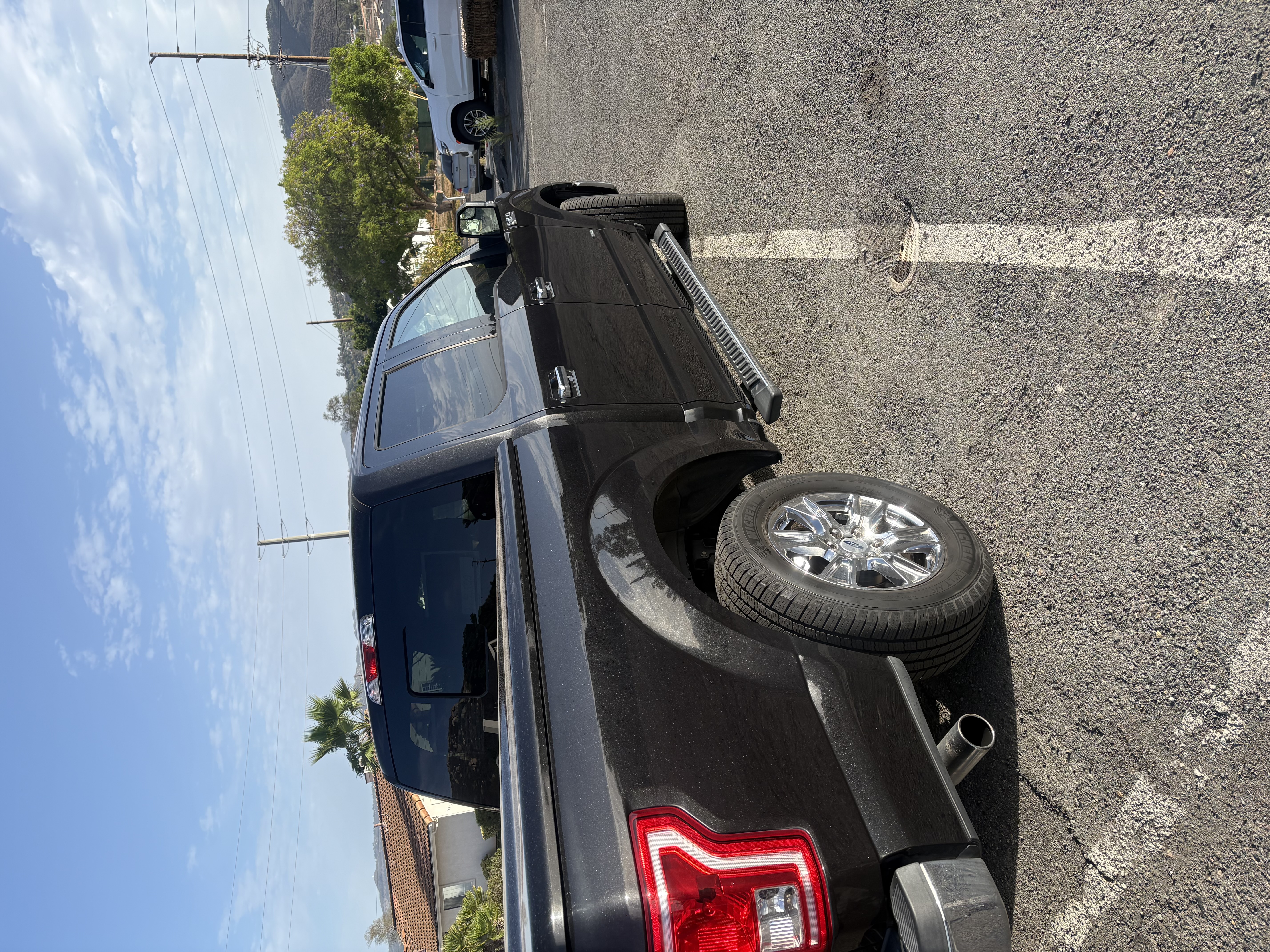 Used 2015 Ford F150 XLT w/ Equipment Group 302A Luxury RWD image 5
