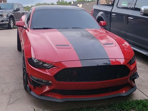 Used 2019 Ford Mustang GT w/ Equipment Group 301A image 2