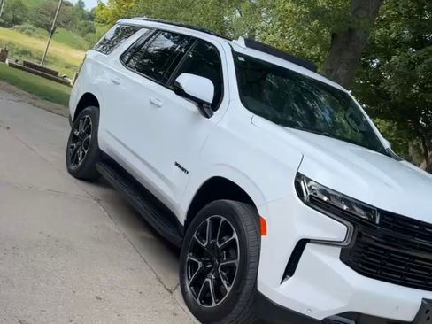 Used 2023 Chevrolet Tahoe RST w/ Luxury Package image 2