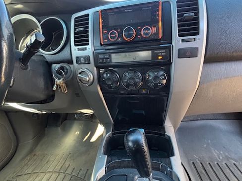 Used 2008 Toyota 4Runner Limited image 18