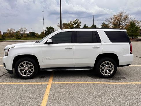 Used 2016 GMC Yukon SLT image 2