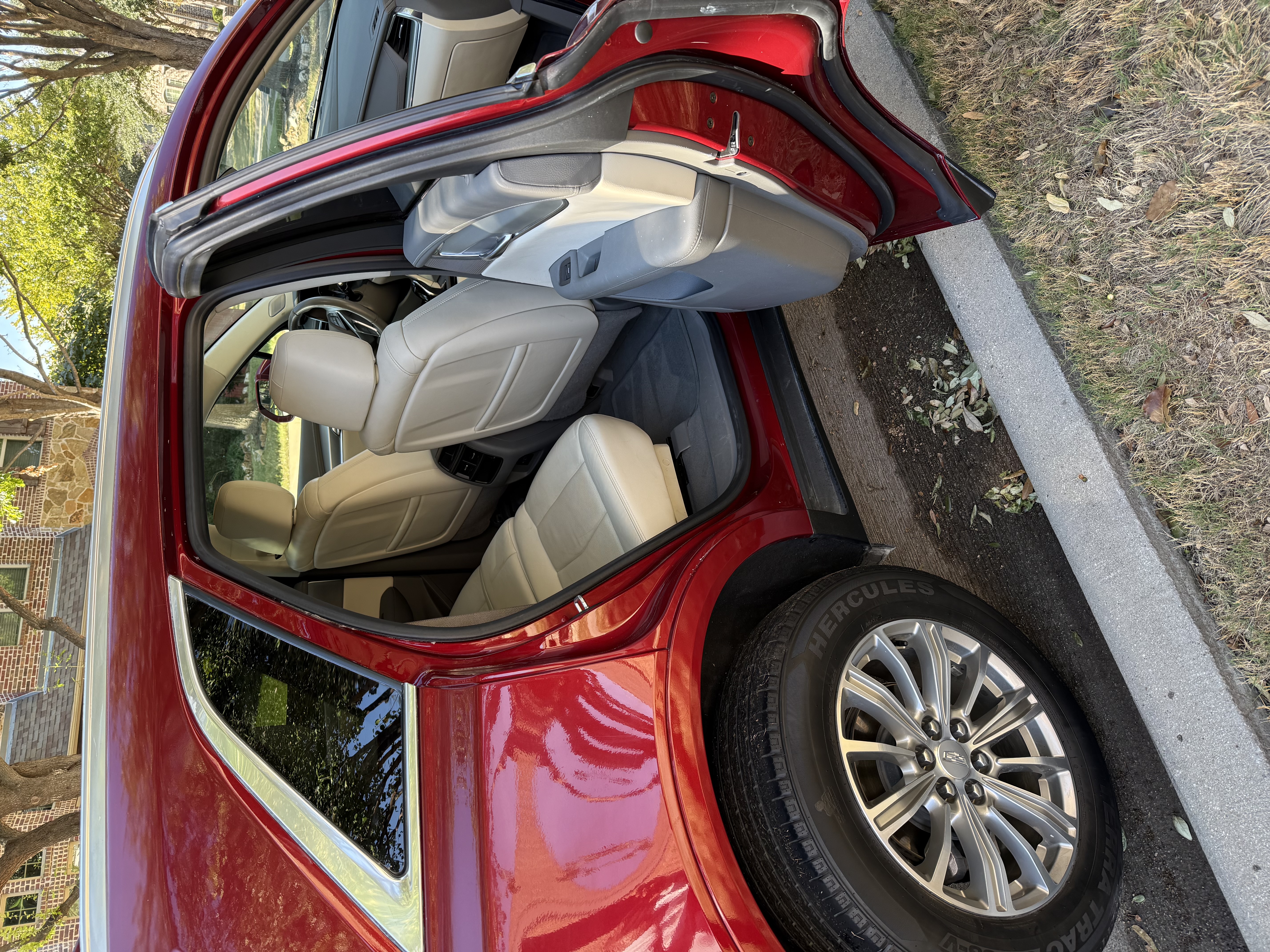Used 2020 Cadillac XT5 Premium Luxury AWD/4WD image 14