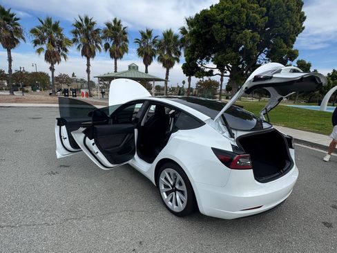 Used 2023 Tesla Model 3 Standard Range image 21