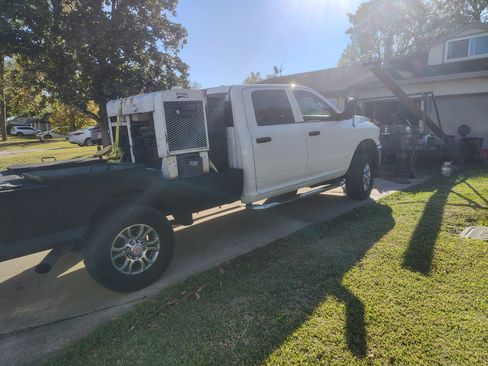 Used 2018 RAM 2500 Tradesman w/ Chrome Appearance Group image 6