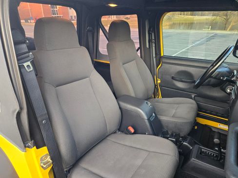 Used 2006 Jeep Wrangler X w/ Tire & Wheel Group (Ecco) image 17