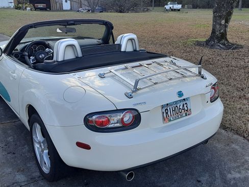 Used 2006 MAZDA MX-5 Miata Touring RWD image 8