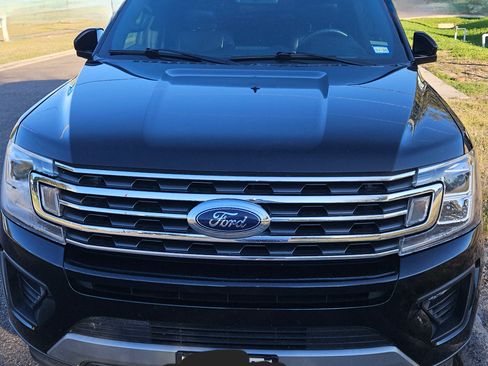 Used 2020 Ford Expedition XLT w/ Equipment Group 202A image 2