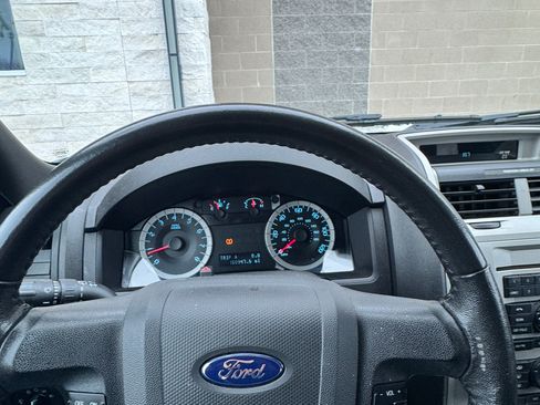 Used 2011 Ford Escape XLT w/ 201A Rapid Spec Order Code image 6