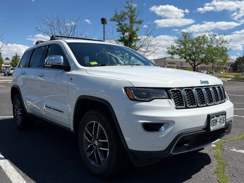 Used 2017 Jeep Grand Cherokee Limited w/ Luxury Group II AWD/4WD image 2