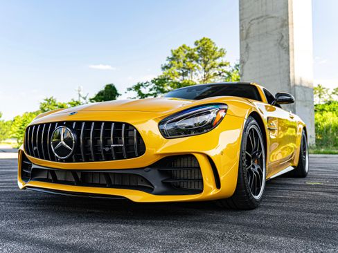 Used 2018 Mercedes-Benz AMG GT R image 5