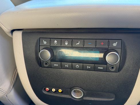 Used 2010 GMC Yukon XL SLT w/ SLT-2 Equipment Package image 15