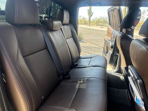 Used 2021 Toyota Tacoma Limited image 8