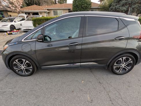 Used 2017 Chevrolet Bolt Premier w/ Driver Confidence II Package image 2