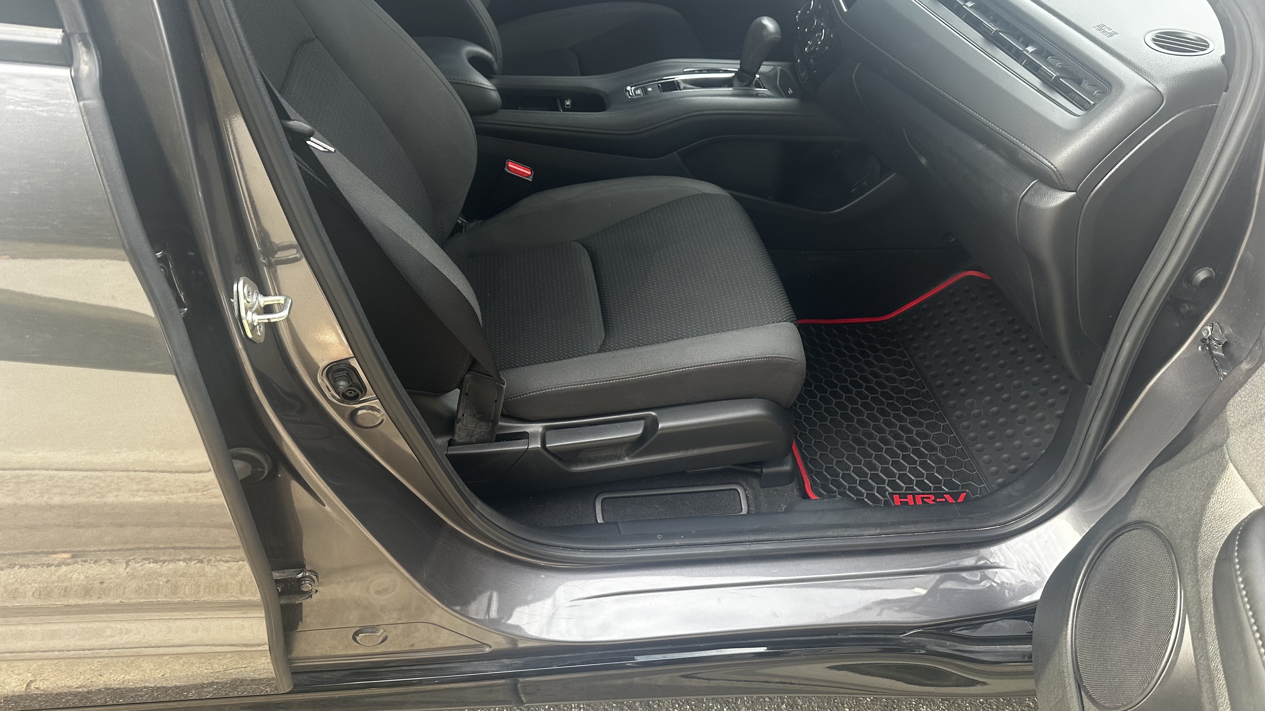 Used 2019 Honda HR-V Sport image 24