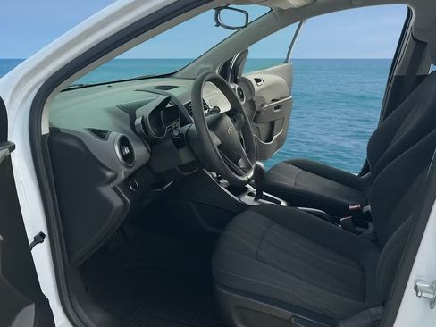 Used 2016 Chevrolet Sonic LT image 11