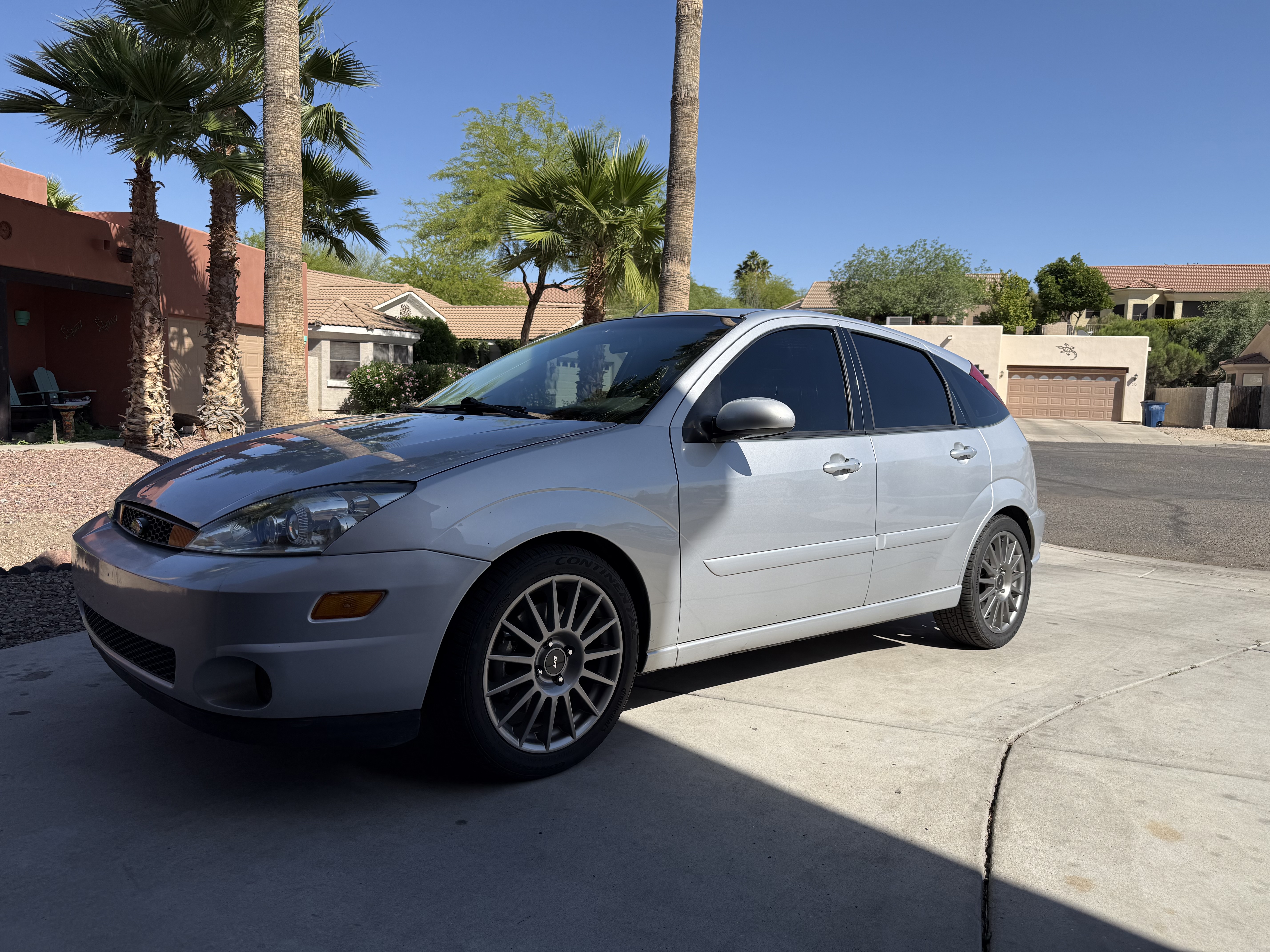 Used 2004 Ford Focus SVT FWD image 1