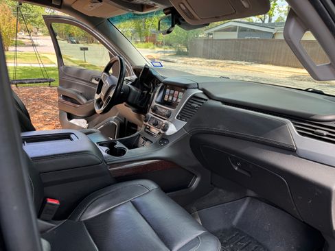 Used 2019 GMC Yukon XL SLT w/ Open Road Package RWD image 15