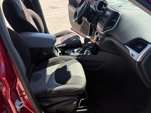 Used 2014 Jeep Cherokee Latitude image 12