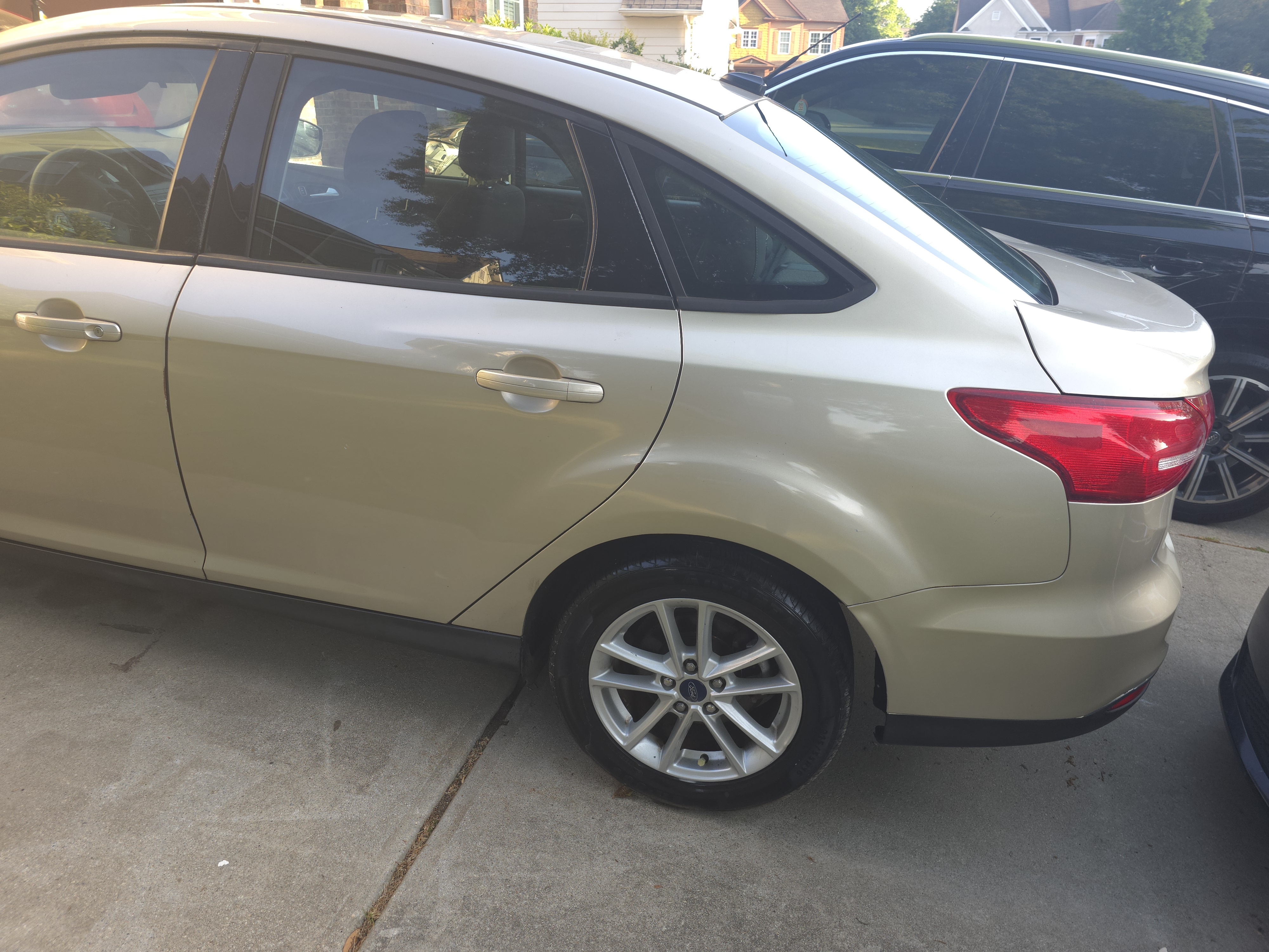 Used 2018 Ford Focus SE FWD image 14