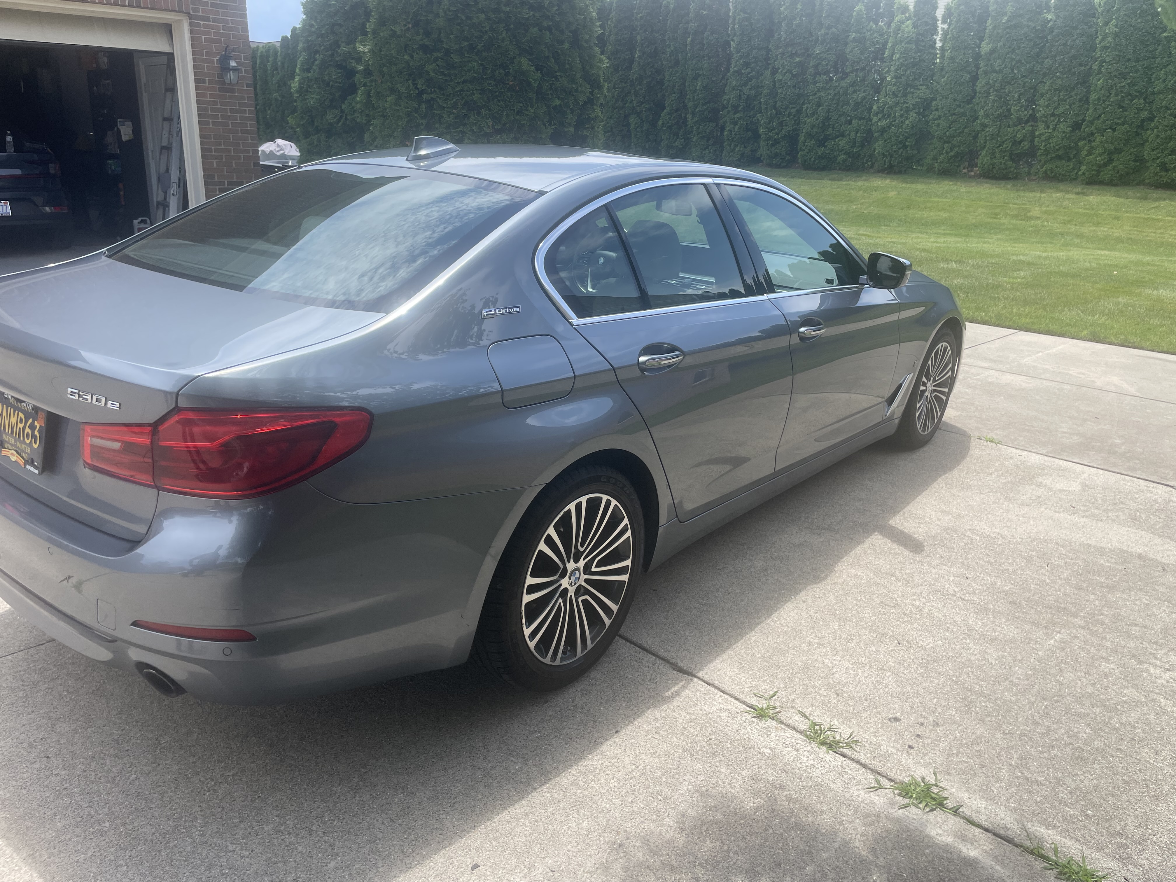 Used 2018 BMW 530e xDrive AWD/4WD image 8