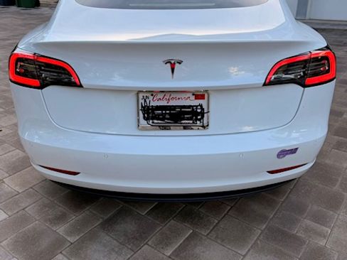 Used 2019 Tesla Model 3 Standard Range Plus image 4